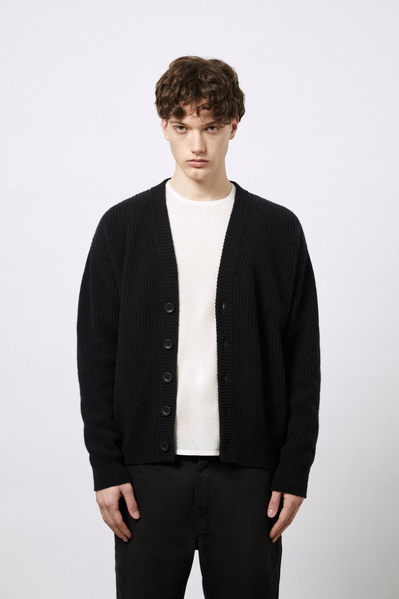Cardigan basico in maglia perlata