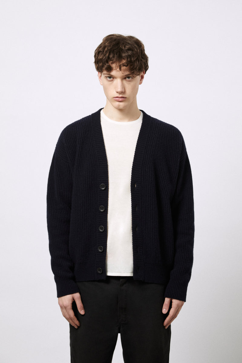 Cardigan basico in maglia perlata