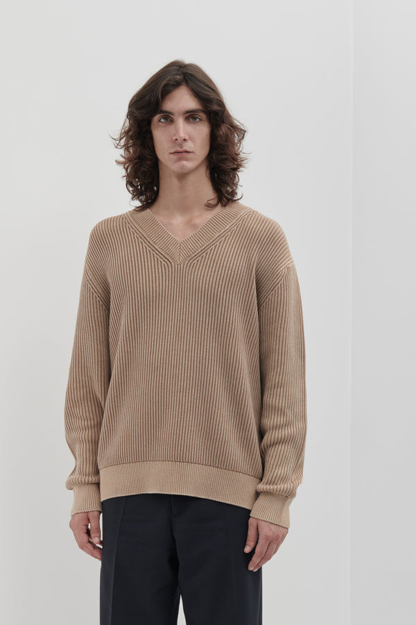 Scollo a v in Cotone decolorato artigianalmente