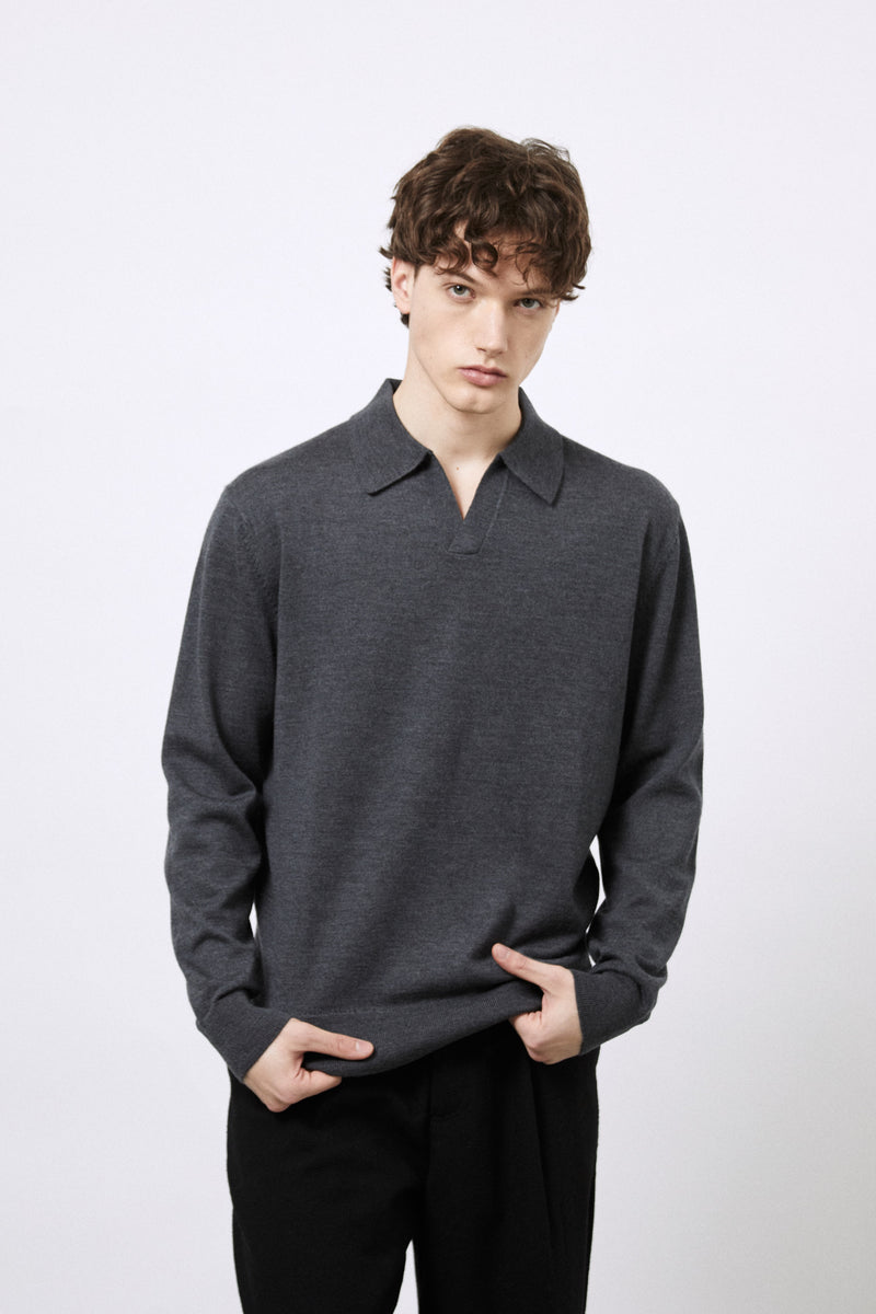 Buttonless polo shirt in extra-fine Merino wool