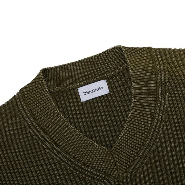 Scollo a v in Cotone decolorato artigianalmente