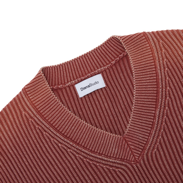 Scollo a v in Cotone decolorato artigianalmente