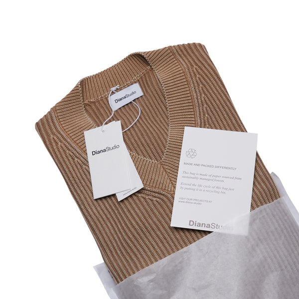 Scollo a v in Cotone decolorato artigianalmente