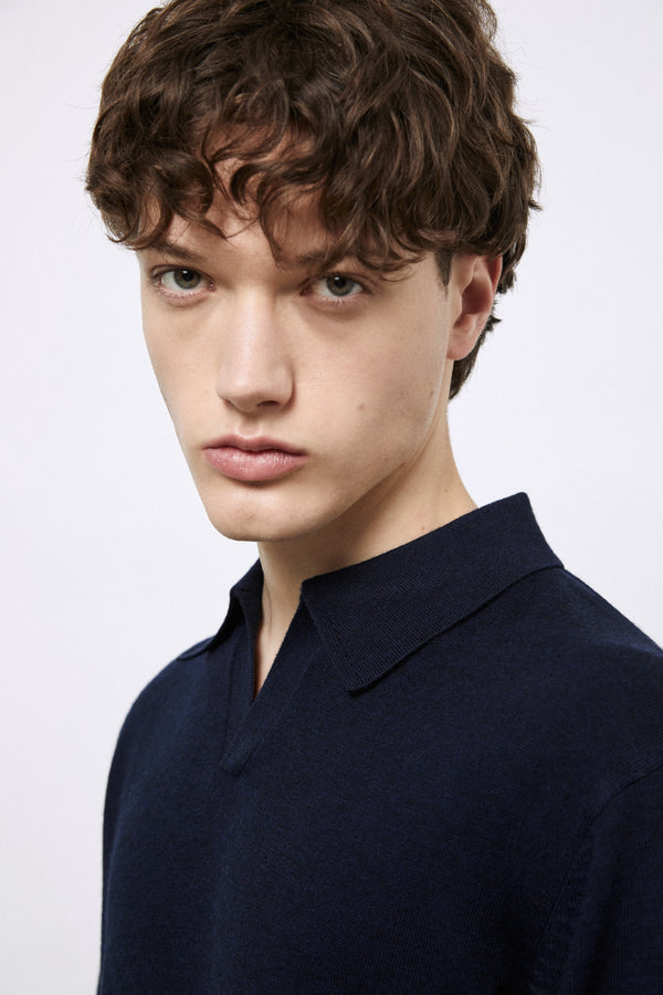 Buttonless polo shirt in extra-fine Merino wool