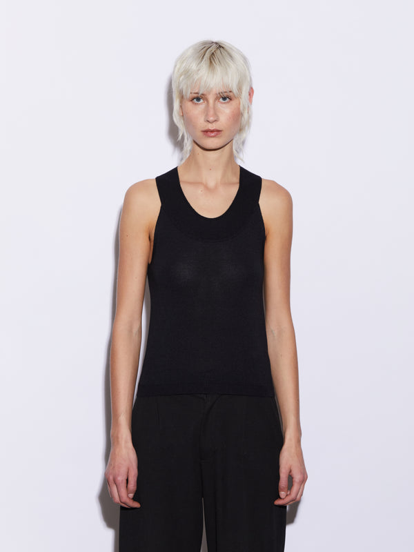 Top a collo costruito in Micromodal e Seta